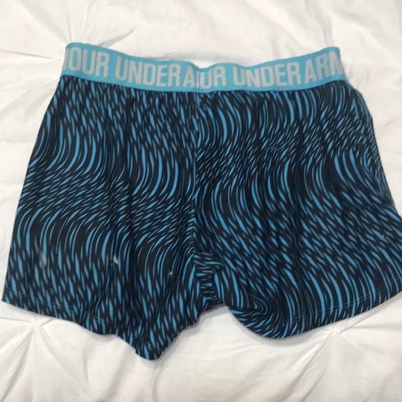 Under armour shorts - Picture 2 of 2